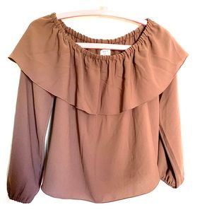 Off the shoulder Wilfred (Aritzia) blouse